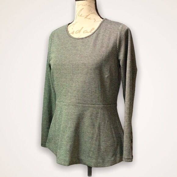 Ann Taylor Tops - Ann Taylor Black White Winter medium petite top